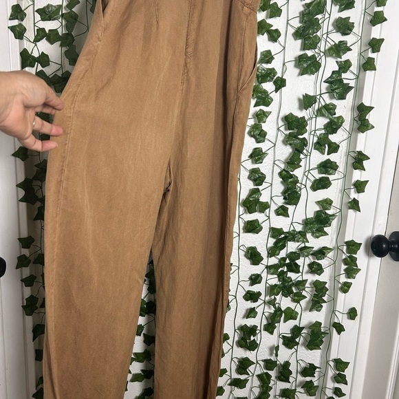 YFB Tan V-Neck Sleeveless Jumpsuit with Relaxed Silhouette YFB - Picture 3 of 4